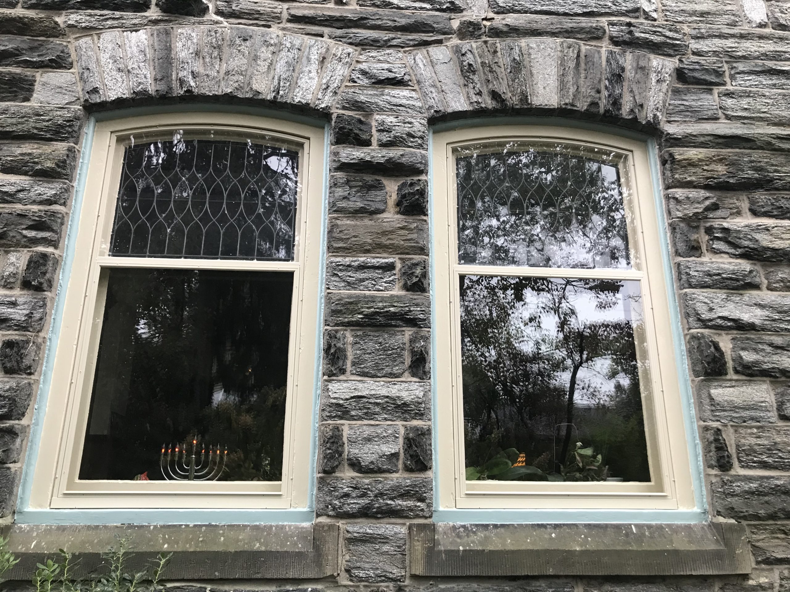 Aluminum storm window